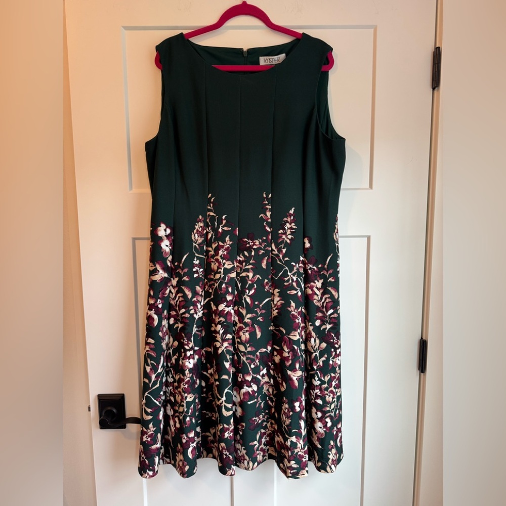 Kasper Dark Green Floral Midi Dress